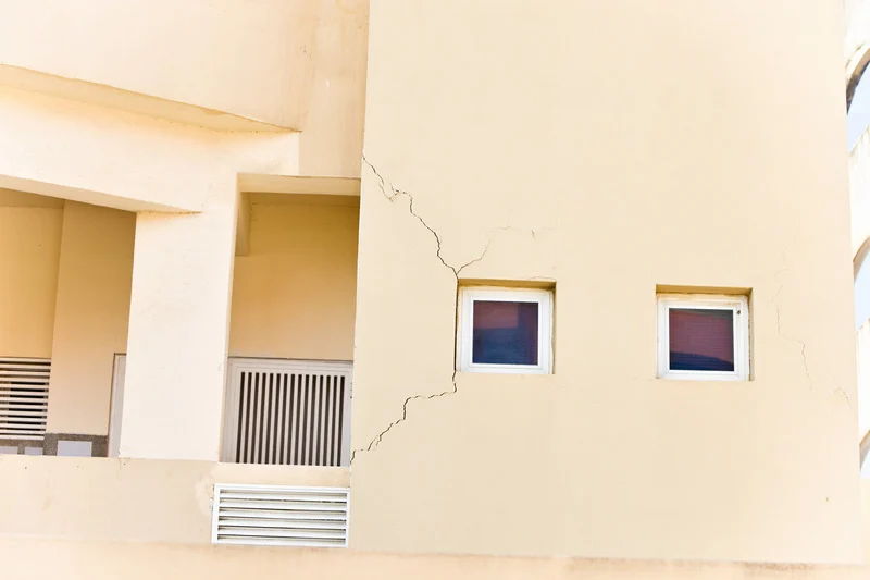 Reclamación seguros: daños edificios Reclamación seguros: daños edificios